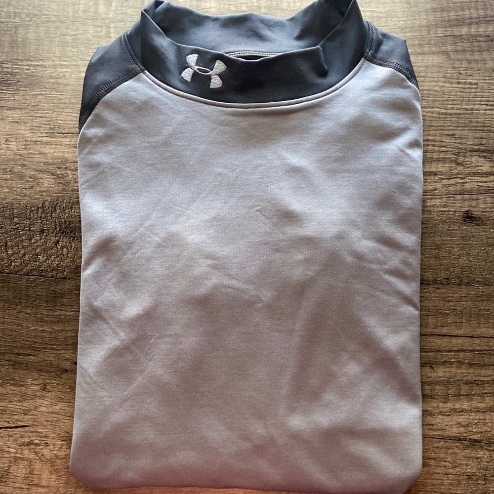 Cooler days are coming! Plan ahead with this Under Armour Cold Gear top!